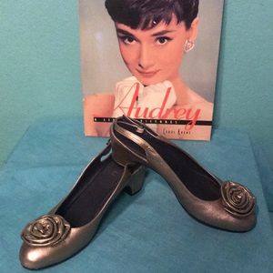 NWT Van Eli Bronze Rose Tipped 3” Slingback Heels
